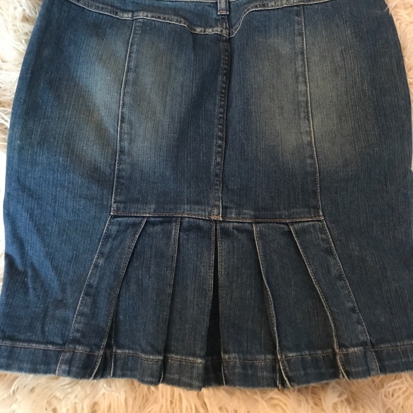 Ruffle Back Denim Skirt - Picture 8 of 8